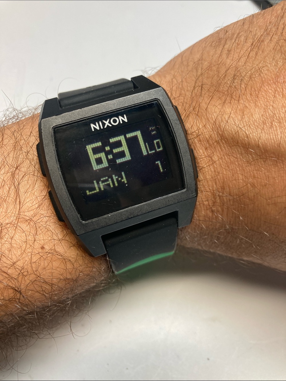 Nixon Base Tide, Rasta red green yellow color way, rare, new battery, Digital - Picture 15 of 16